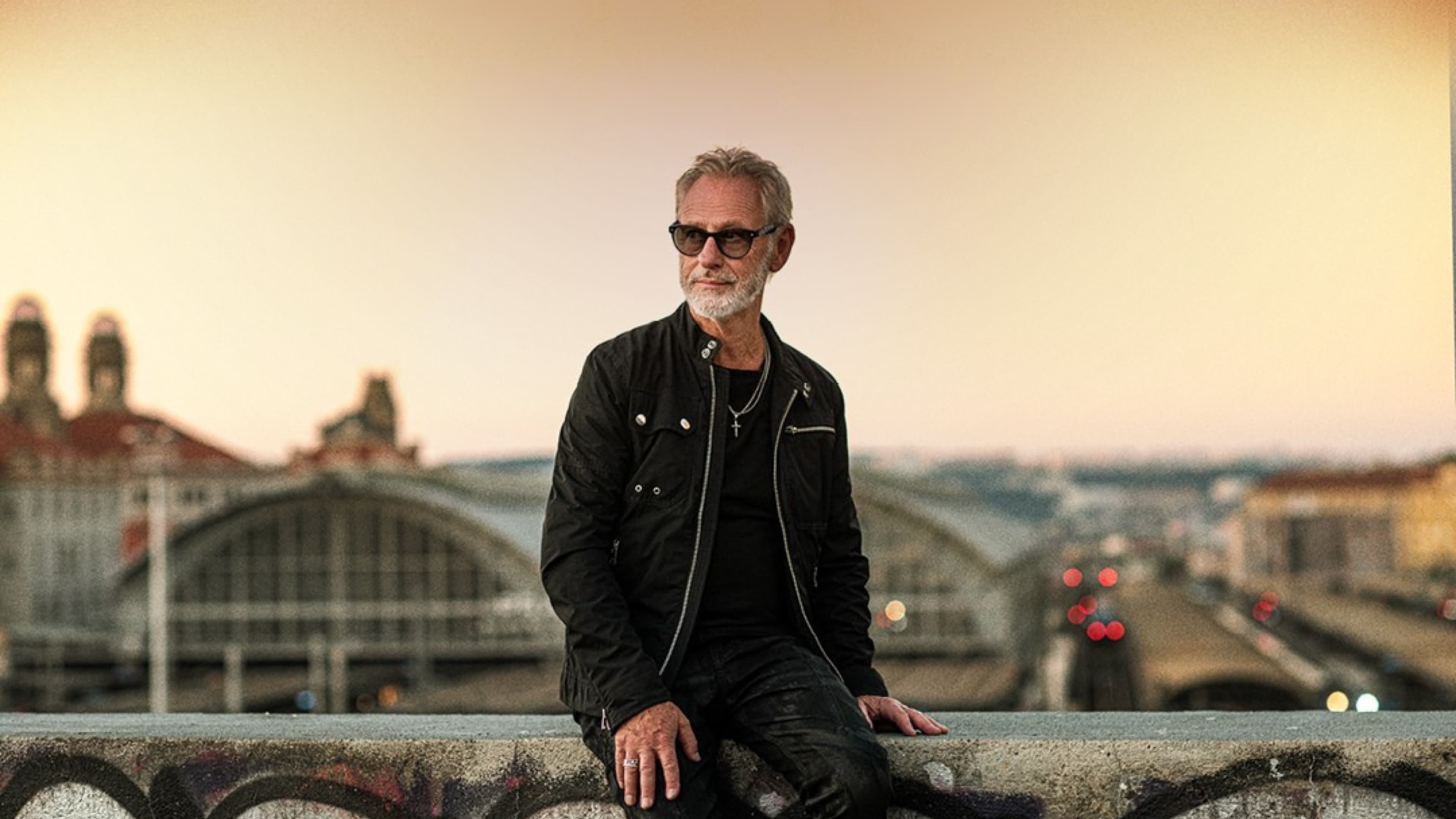 Uno Svenningson — På väg igen