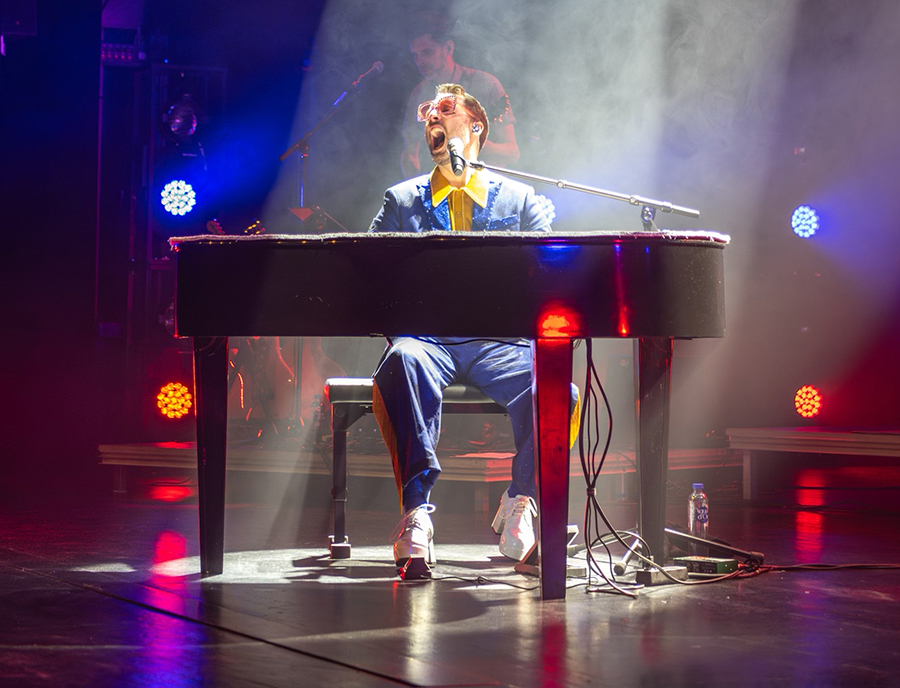 THIS SHOW HAS NO TITLE – A true Elton John tribute